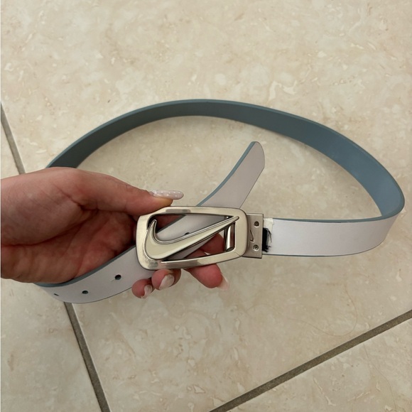 Nike Other - Nike White and Light Blue Reversible Belt with Silver Swoosh Buckle